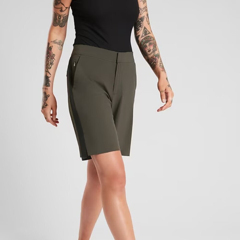 Athleta Tribeca 9” Bermuda Shorts in Arbor Olive Green and Black, size 4